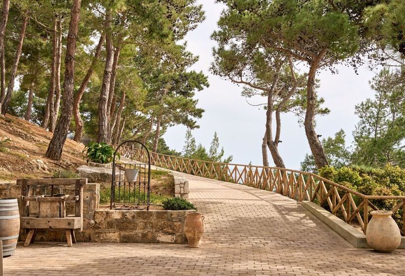 استراحتگاه White Rocks Hotel Kefalonia