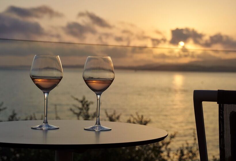 استراحتگاه White Rocks Hotel Kefalonia