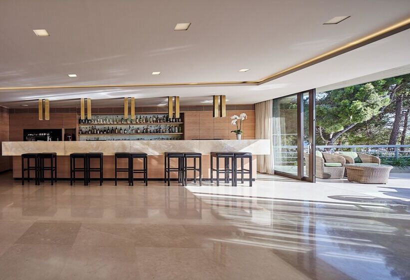 استراحتگاه White Rocks Hotel Kefalonia