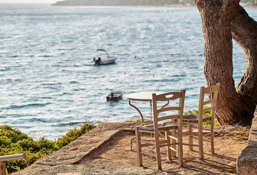 استراحتگاه White Rocks Hotel Kefalonia