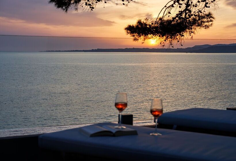 استراحتگاه White Rocks Hotel Kefalonia
