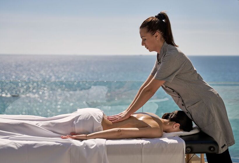 استراحتگاه White Rocks Hotel Kefalonia