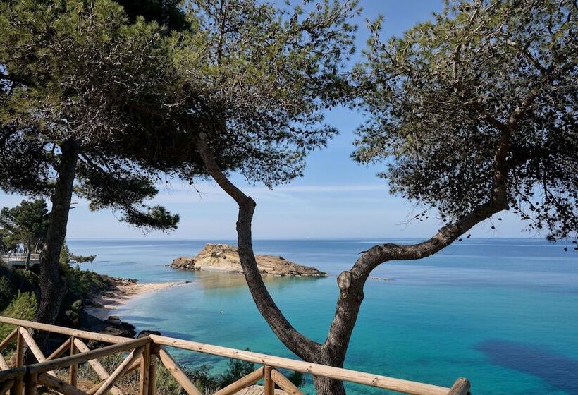 استراحتگاه White Rocks Hotel Kefalonia