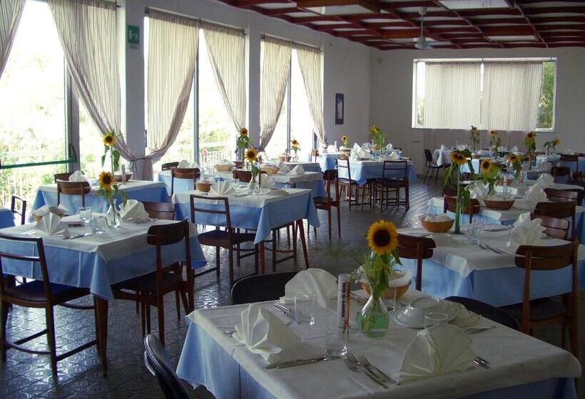 هتل Albergo Riviera Spineta