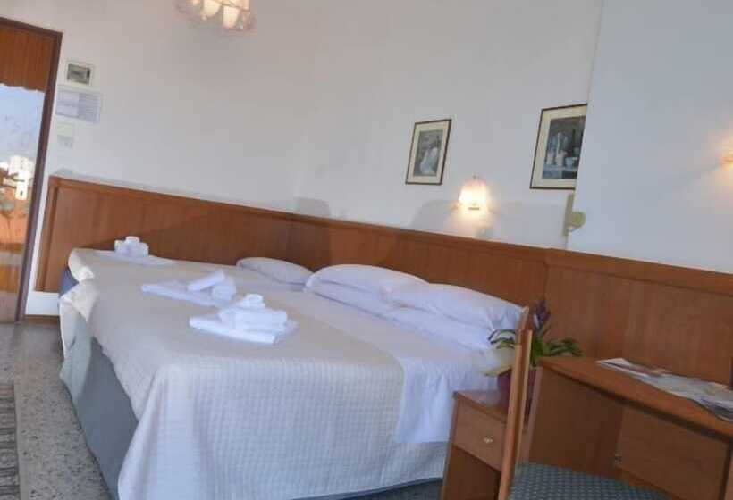 Otel Diplomat Marine