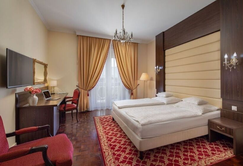 فندق Kristály Imperial