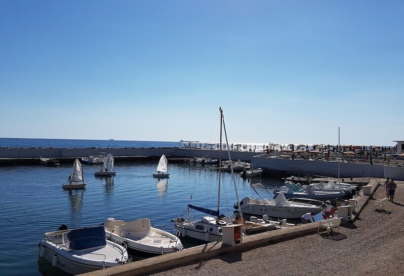 هتل Mercure Civitavecchia Sunbay Park