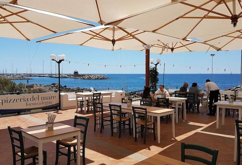 هتل Mercure Civitavecchia Sunbay Park