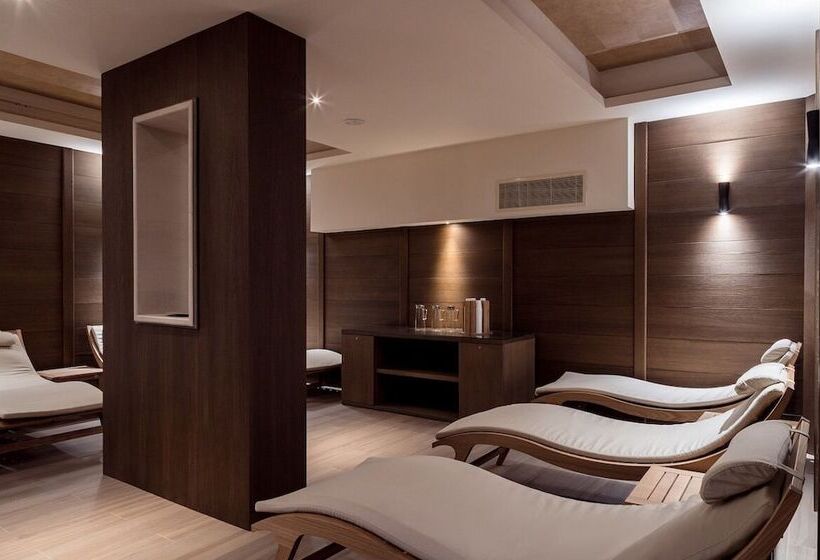 هتل Smy Carlos V Wellness & Spa Alghero