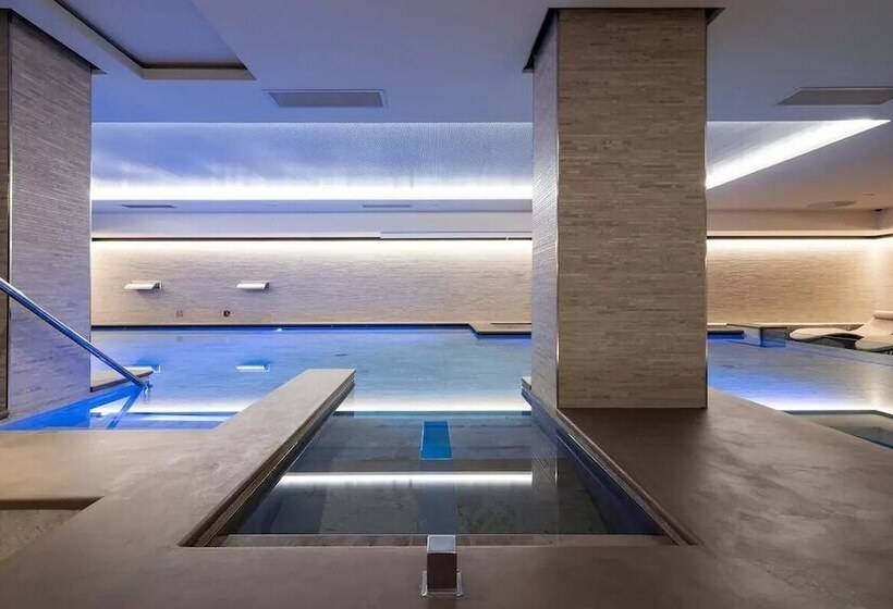 هتل Smy Carlos V Wellness & Spa Alghero