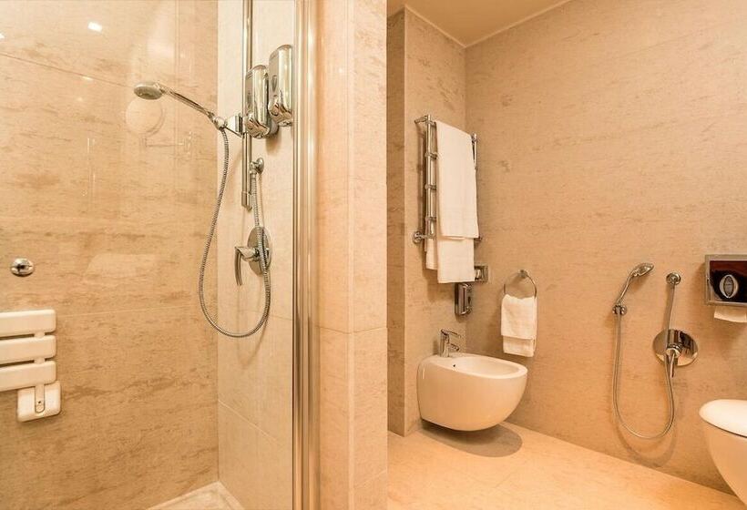 هتل Smy Carlos V Wellness & Spa Alghero