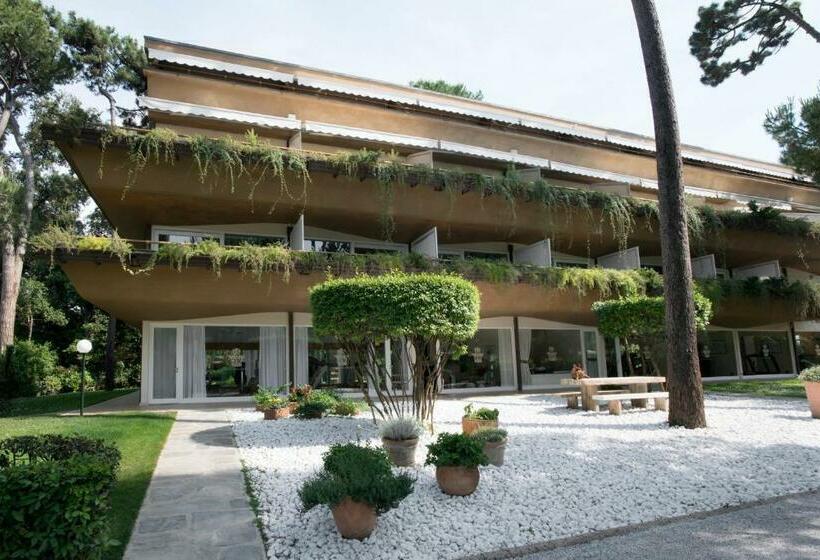 Augustus Hotel & Resort