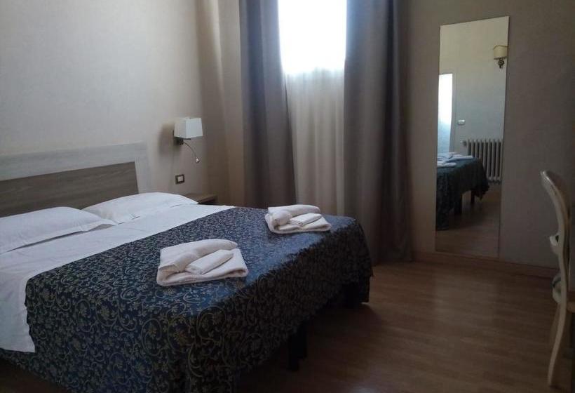 Fotos del hotel HHB Hotel:  2