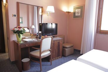 Fotos del hotel Bristol:  11