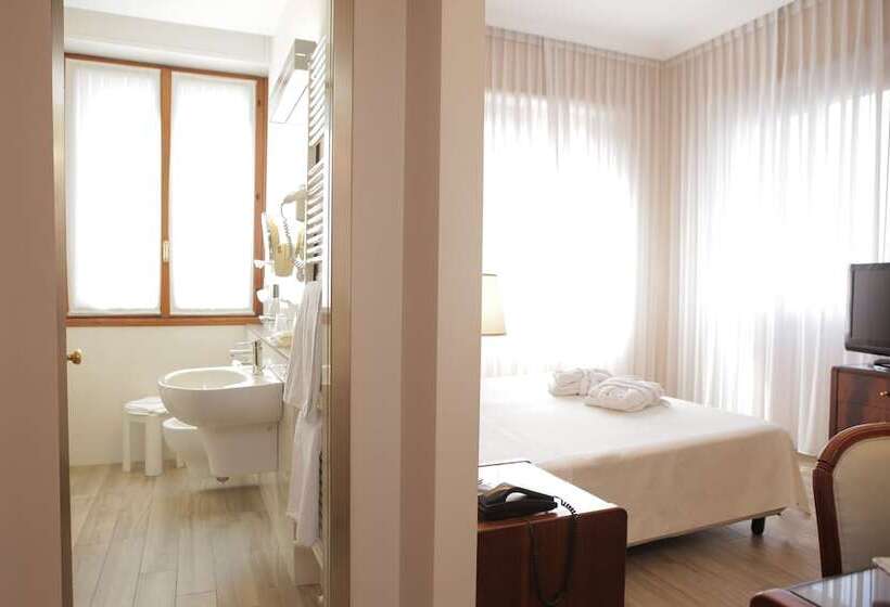 Fotos del hotel Bristol:  25