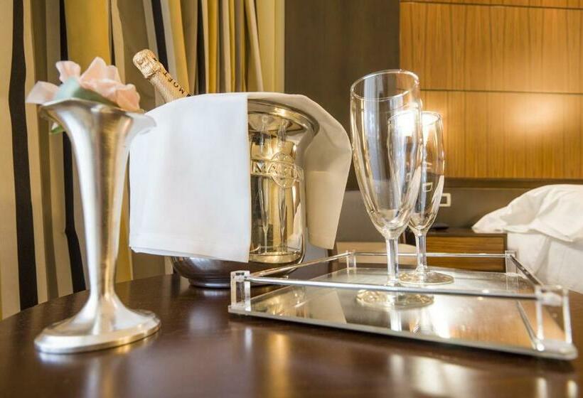 Fotos del hotel Carrobbio:  6