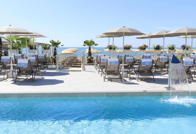 هتل Cavalieri Palace