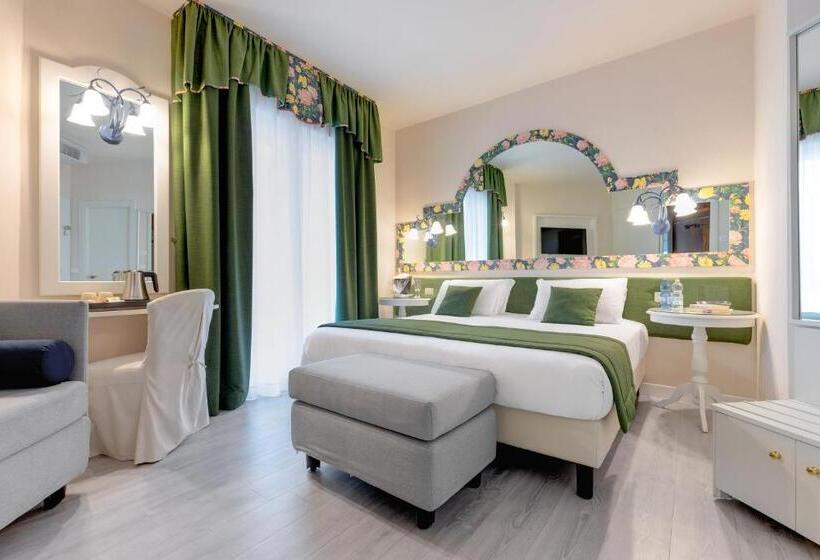 هتل Cavalieri Palace
