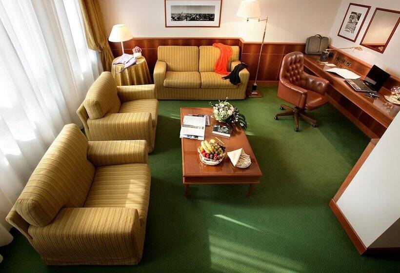 Fotos del hotel Cavour:  9