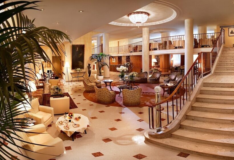 Fotos del hotel Cavour:  8