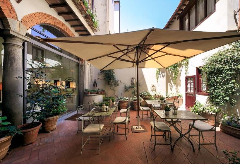 Fotos del hotel J And J Historic House:  5