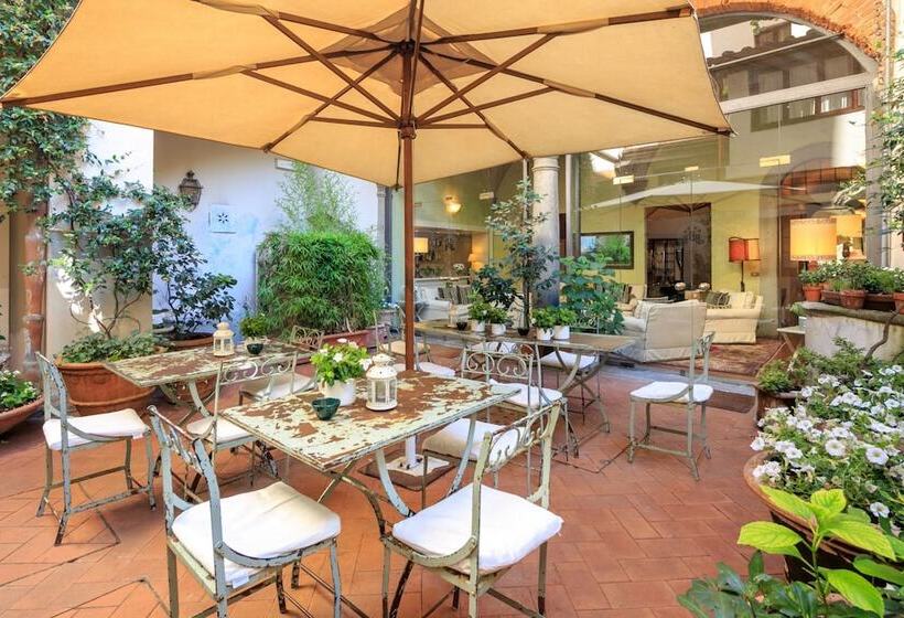 Fotos del hotel J And J Historic House:  10