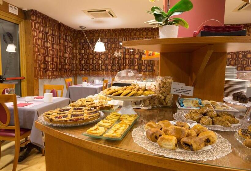 La Villa   Sure Hotel Collection By Best Western