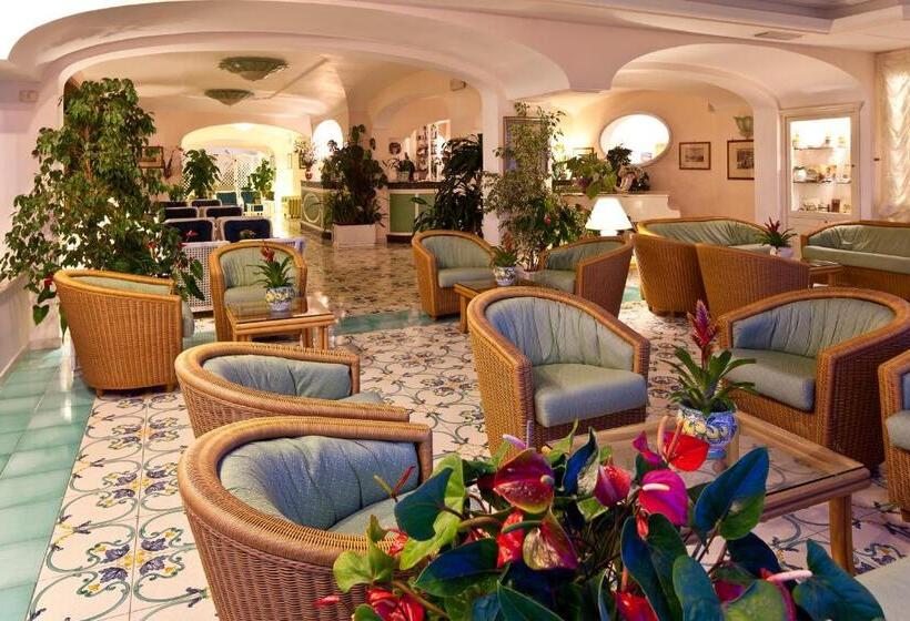 هتل Le Querce Resort Sea Thermae & Spa