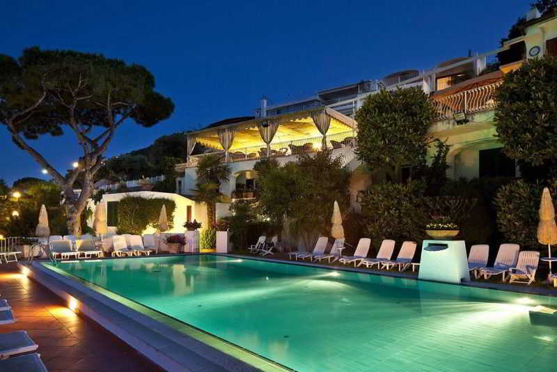 هتل Le Querce Resort Sea Thermae & Spa