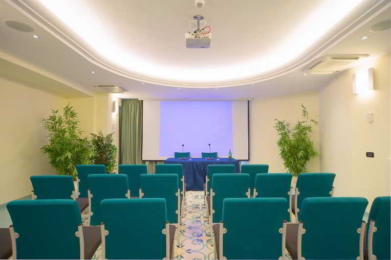 هتل Le Querce Resort Sea Thermae & Spa