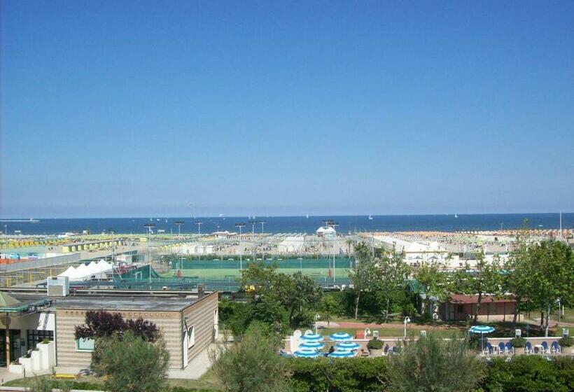 Hotel Miramare Con Piscina