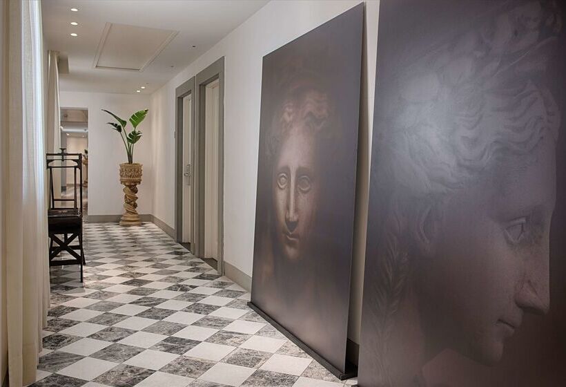 ホテル NH Collection Firenze Porta Rossa