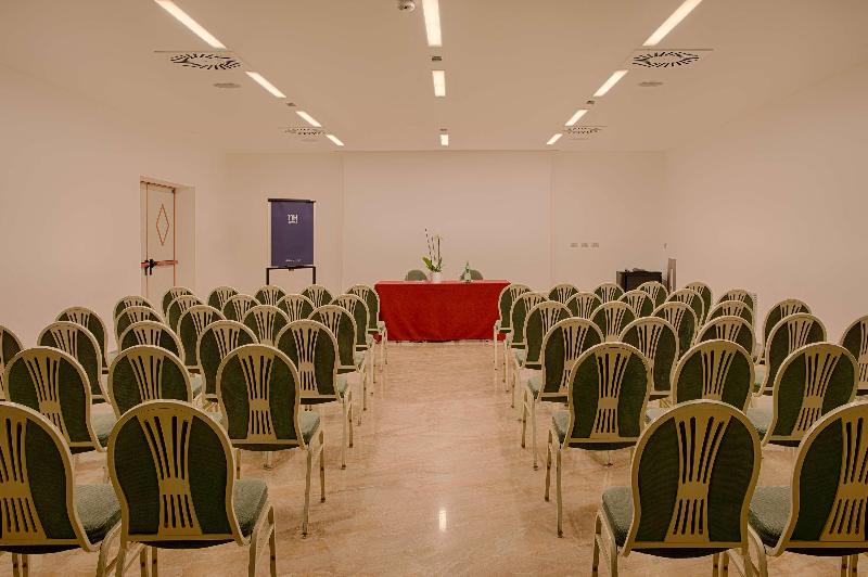 هتل NH Genova Centro