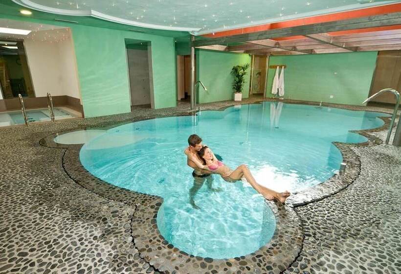 호텔 Panorama Wellness & Resort
