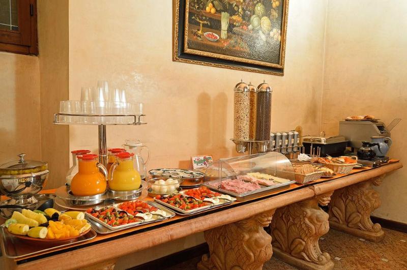 Fotos del hotel Porta Faenza:  2
