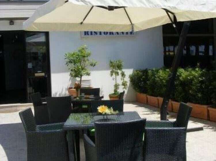 فندق Turismo