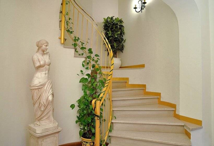 هتل Vasari