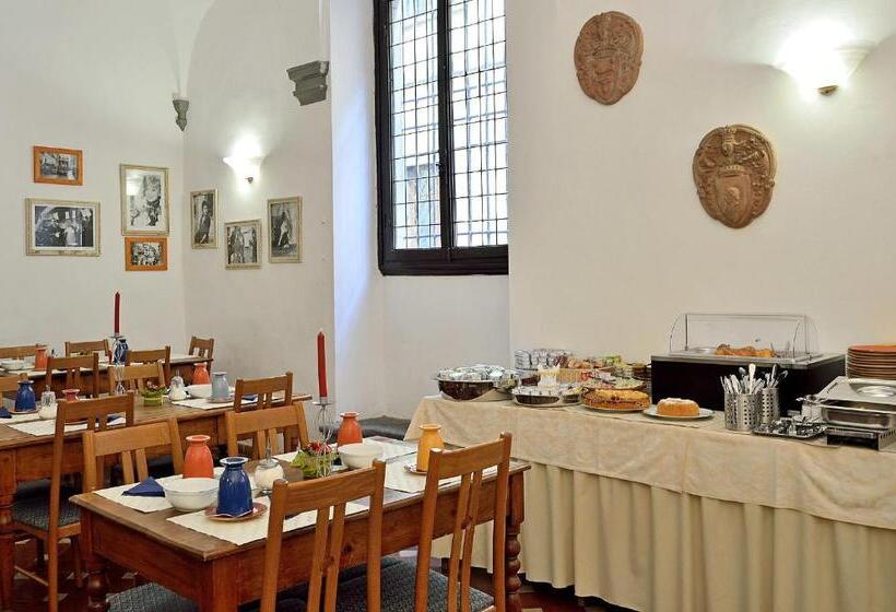 هتل Vasari