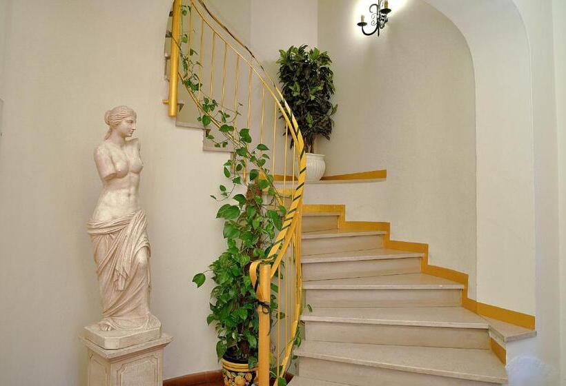 هتل Vasari