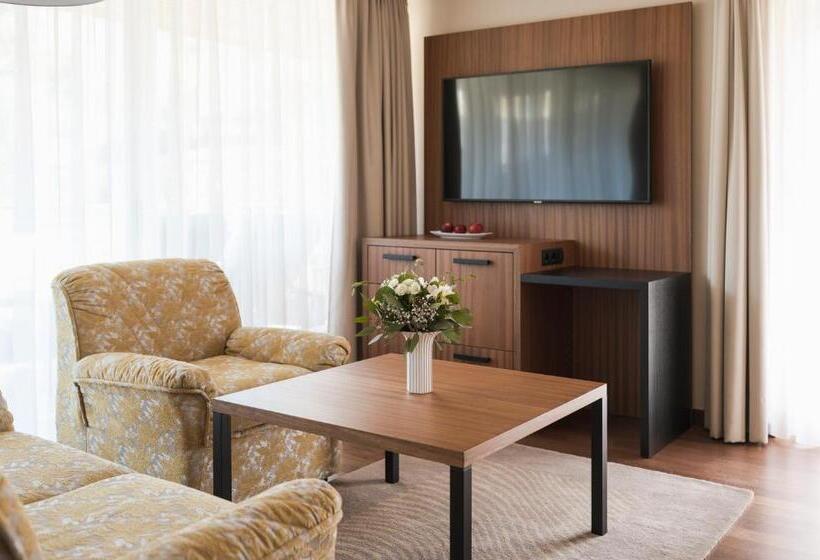 هتل Mignon Meran Park & Spa