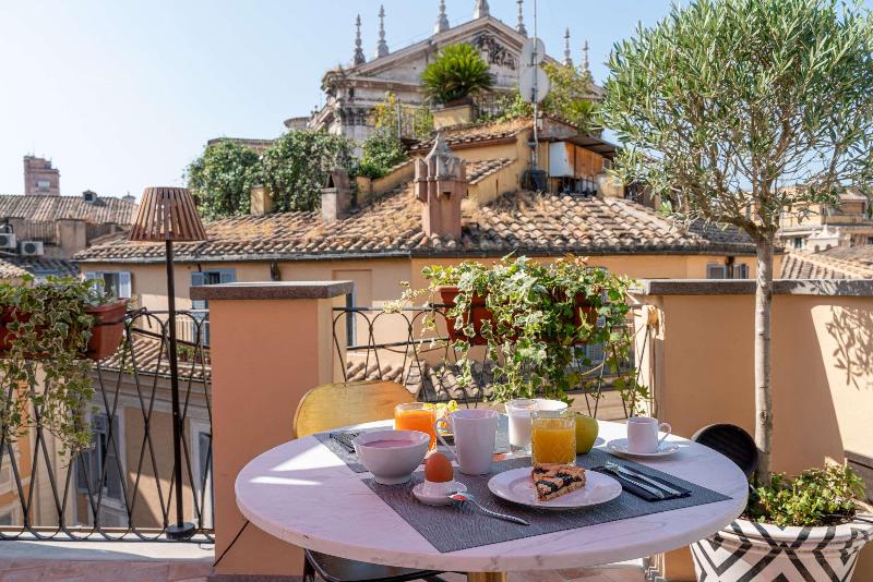 9hotel Cesari