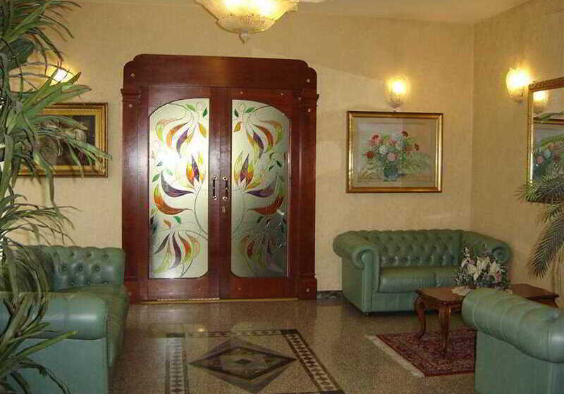 Phi Hotel Ambra