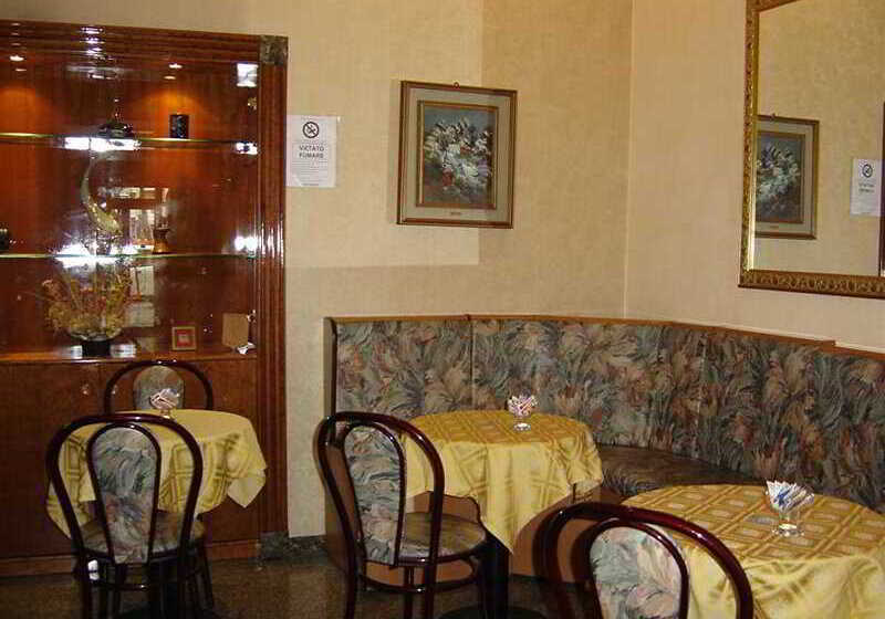 Phi Hotel Ambra