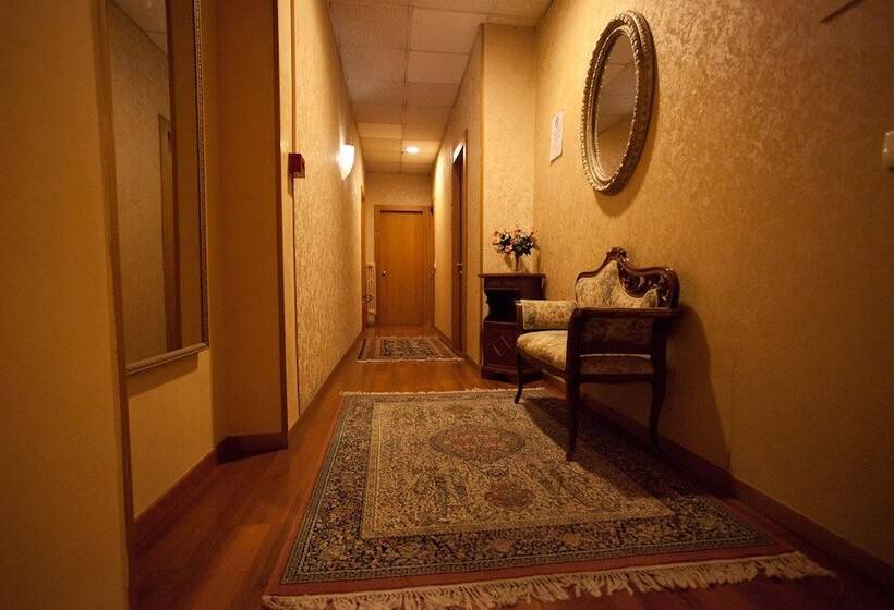 Phi Hotel Ambra