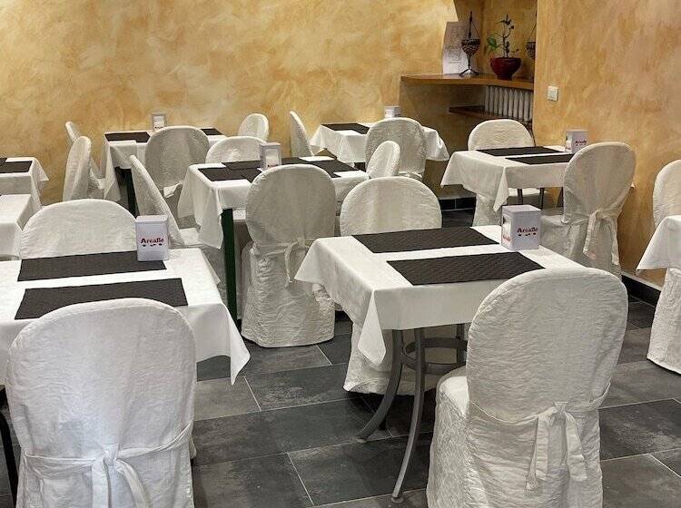 فندق Ariston