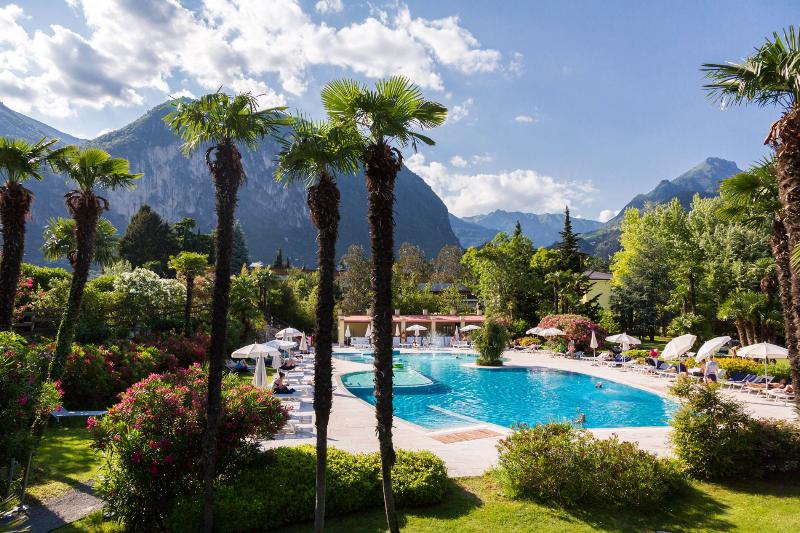 هتل Astoria Resort