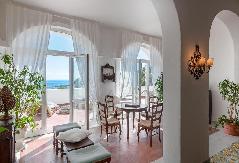 فندق Chiaia Di Luna