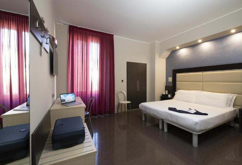 Fotos del hotel Five:  12