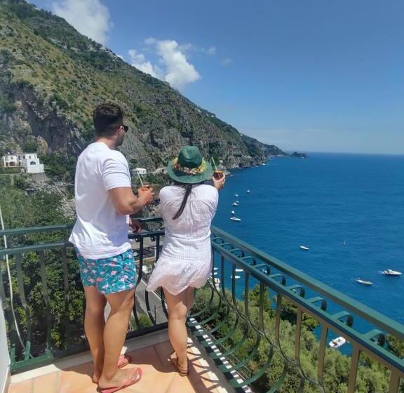 هتل La Perla