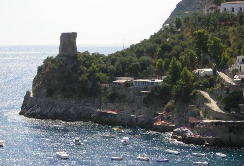 هتل La Perla